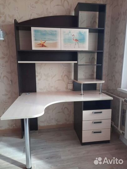 Компьютерный угловой стол