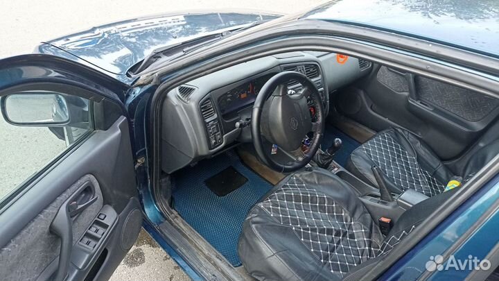 Nissan Primera 1.6 МТ, 1999, 150 000 км