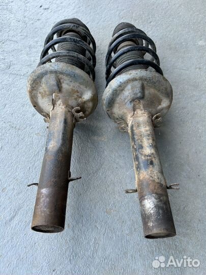 Стойка передняя Volkswagen Bora Golf 4