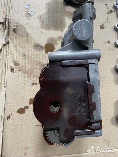 Масляный насос Audi A8 4.2 BVJ