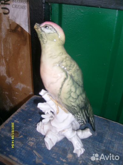 Фарфоровая статуэтка Дятел Германия дефект