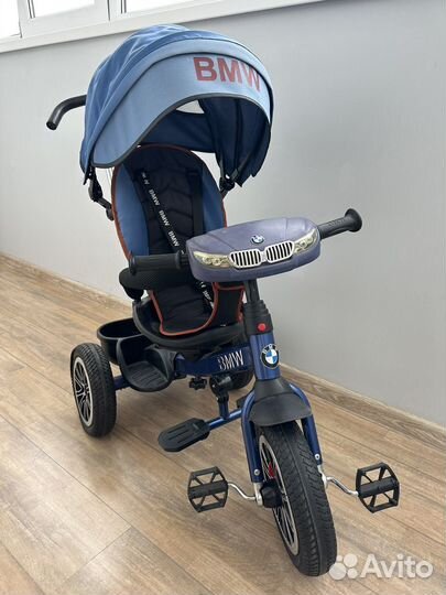 Детский трехколесный велосипед с ручкой