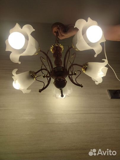 Потолочная люстра