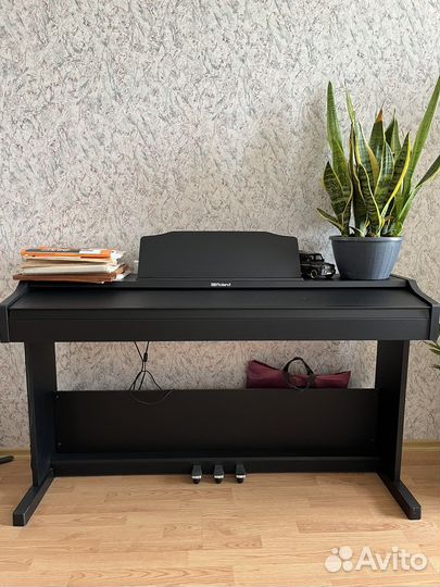 Цифровое пианино Roland rp 102