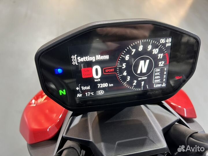 Ducati Streetfighter v2