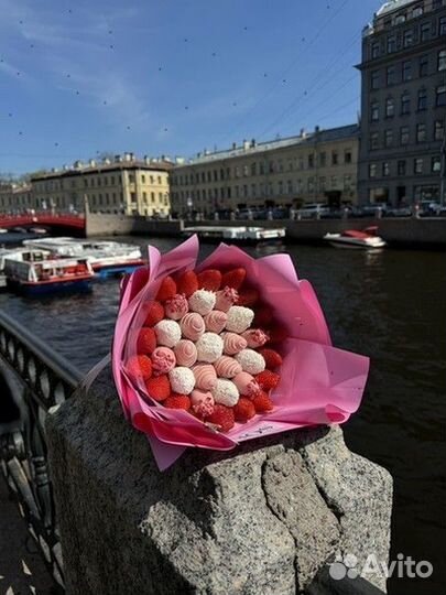 Новогодняя клубника в шоколаде