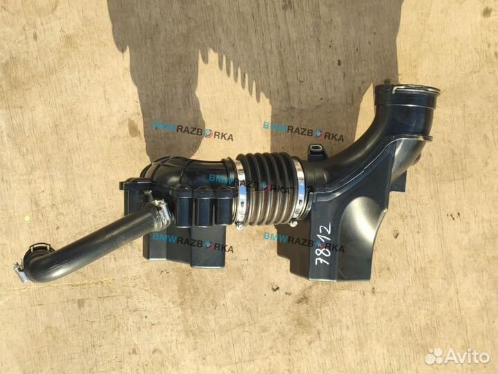 Патрубок чистого воздуха (к турбине) BMW 4 8573994