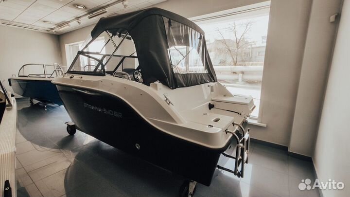 Прогулочный рыболовный катер Phoenix 510BR