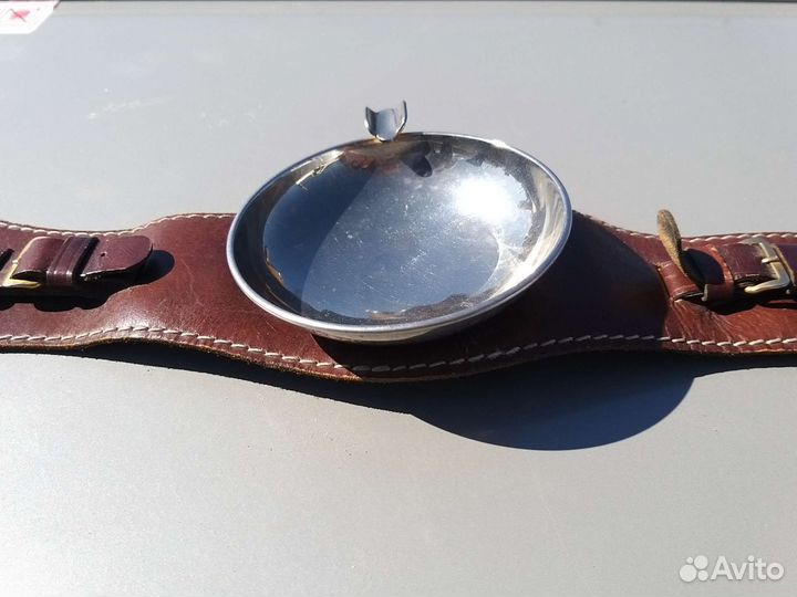 Пепельница на подлокотник кресла