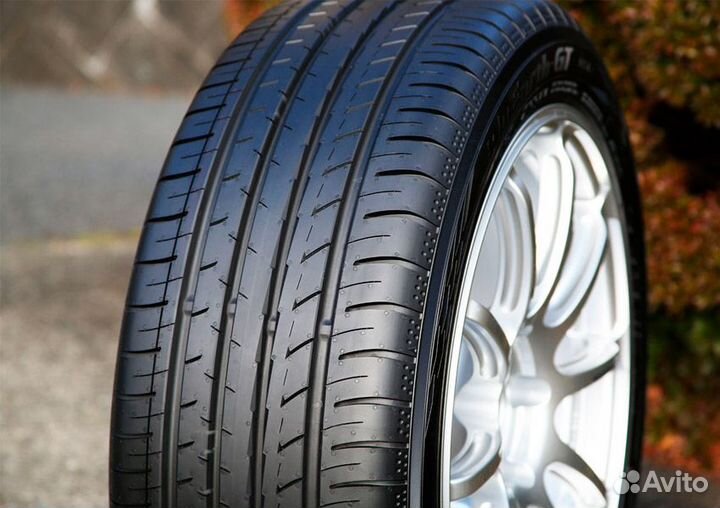 Yokohama BluEarth-GT AE-51 215/55 R17 94W