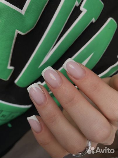 Маникюр педикюр