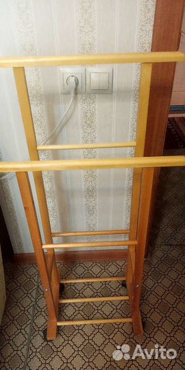 Вешалка напольная