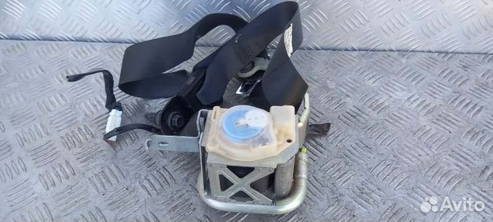 Ремень безопасности с пиропатроном Nissan Xterra