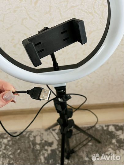 Кольцевая лампа со штативом