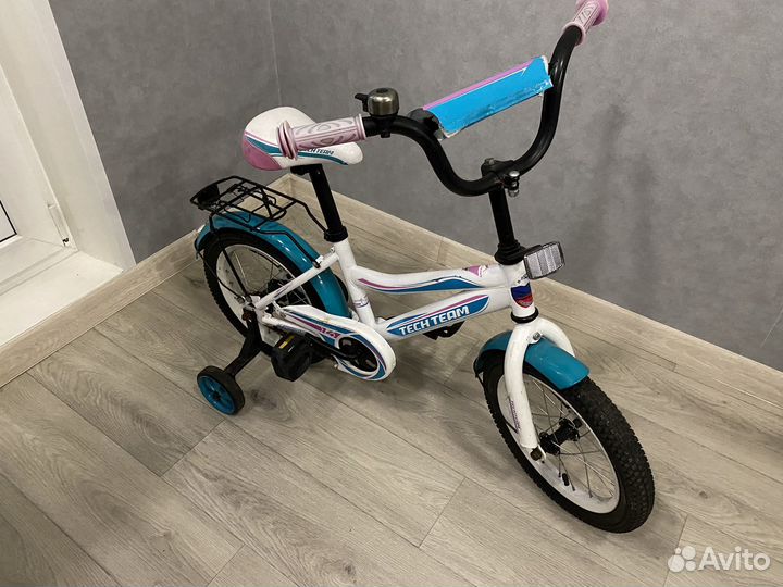 Четырехколесный велосипед