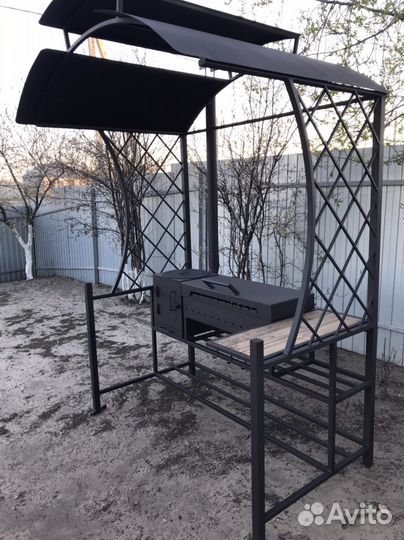 Мангал с крышей