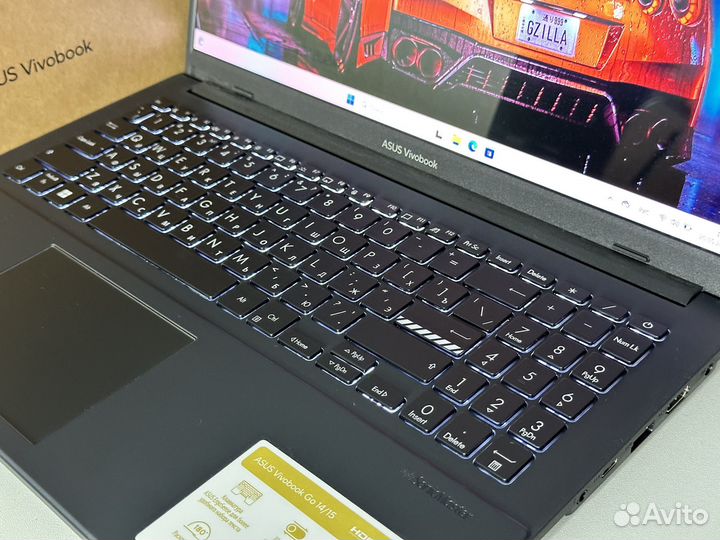 Ноутбук новый I3-8 ядер oled Asus VivoBook