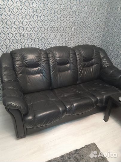 Кожаный диван бу