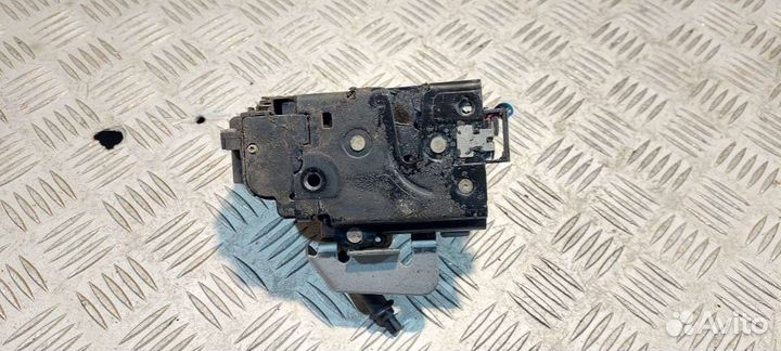 Замок двери передней левой Audi A6 C5 (S6,RS6) 200