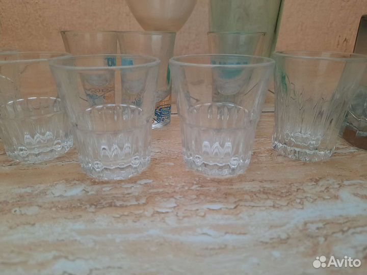 Стаканы, бокалы, рюмки