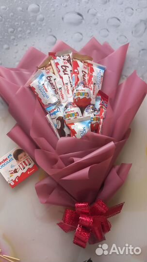 Сладкие букеты из конфет киндер