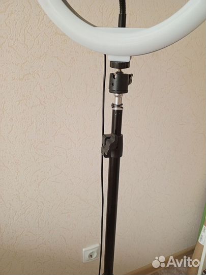 Кольцевая лампа со штативом