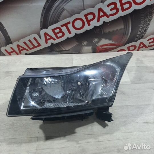 Фара передняя левая Chevrolet Cruze седан 2012