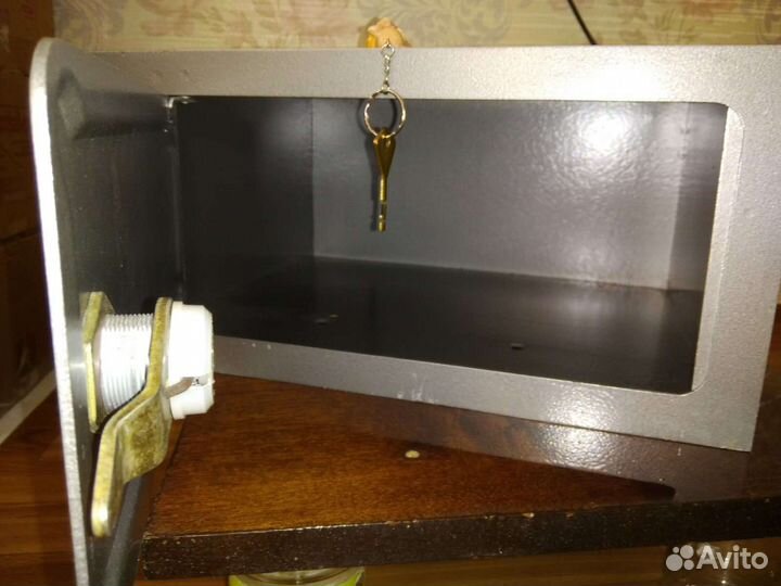 Сейф мебельный цельнометаллический