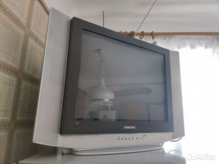 Телевизор + dvd в подарок