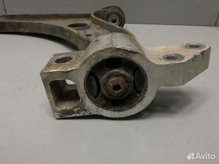 Рычаг передний правый Volkswagen Jetta Golf 5