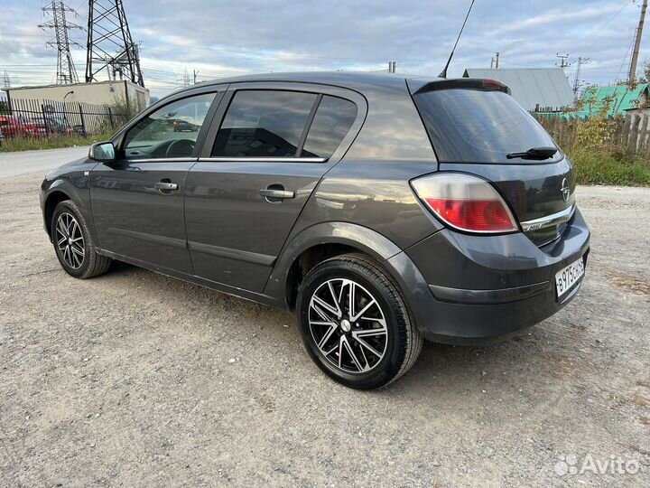 Opel Astra 1.6 МТ, 2011, 199 000 км