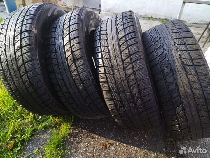 Triangle TR777 235/65 R17