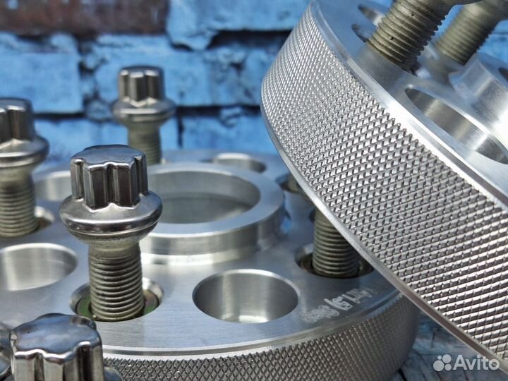 Проставки колесные Мерседес с оригинальным крепежо