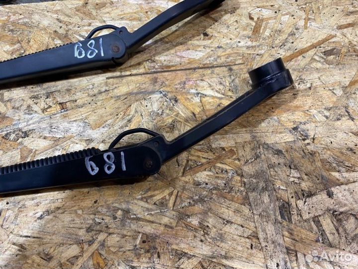 Поводок дворника УАЗ Patriot