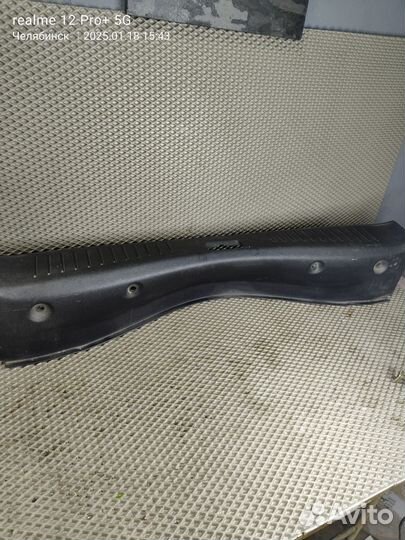 Накладка замка багажника Ford Focus 2 хэтчбек б.у