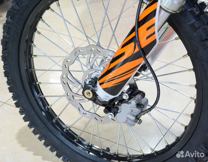 Эндуро / кроссовый мотоцикл BSE Z7 Orange Blast