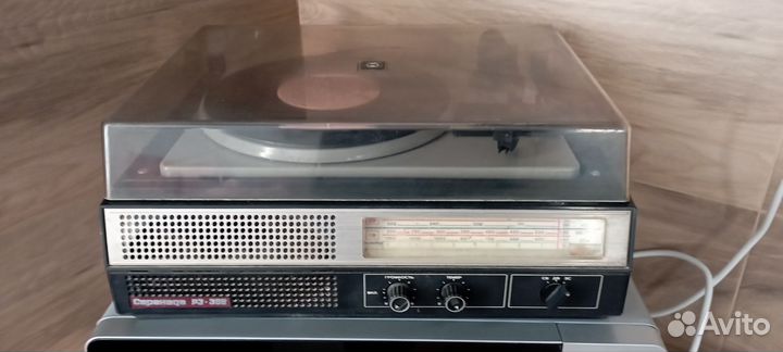 Проигрыватель винила СССР