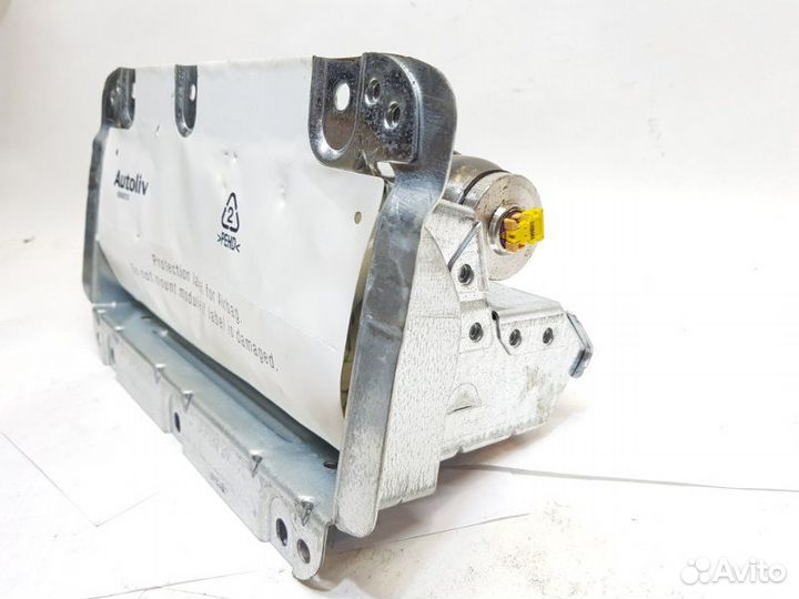 Подушка безопасности в торпедо Land Rover