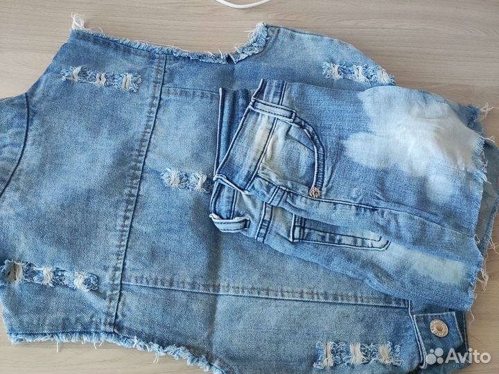 Джинсовая жилетка для девочки