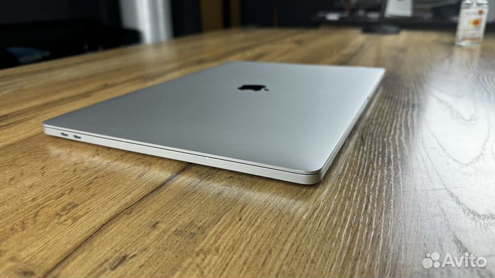 Macbook Pro 16 2021 новый (25 циклов)