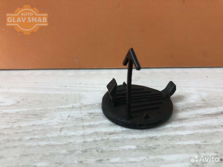Заглушка в Бампер передний под крюк Kia Ceed