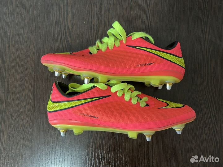 Футбольные бутсы