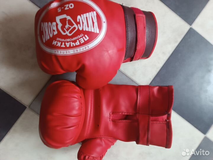 Комплект детский из боксерских перчаток и мешка