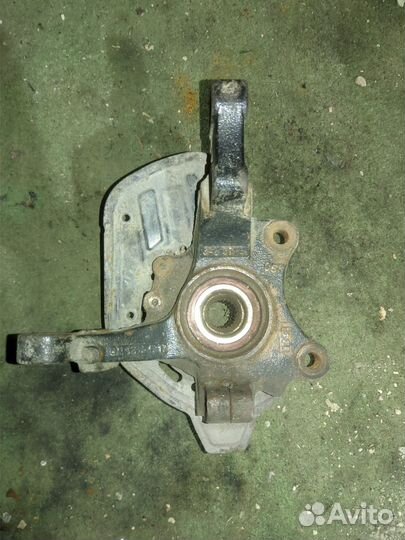 Кулак передний левый Opel Combo C 2000-2006