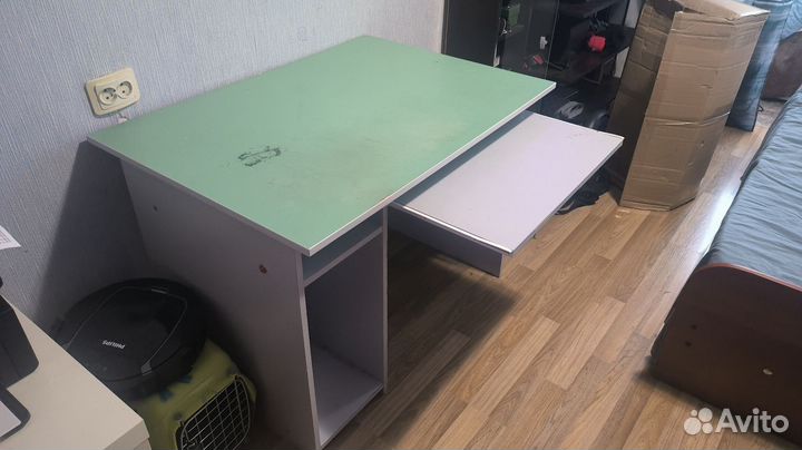 Письменный стол