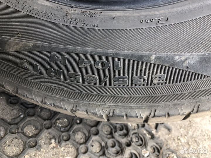 Kumho Road Venture ST KL11 235/65 R17 104