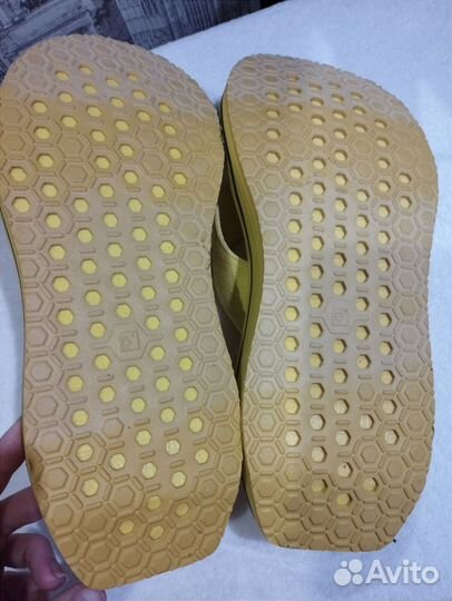 Сланцы Deckers новые 26см