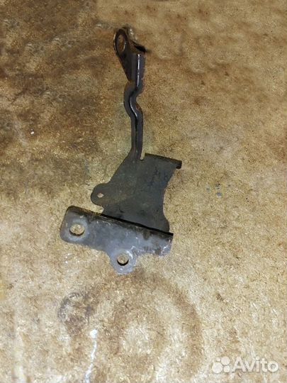 Ford Focus IIl Кронштейн бачка гидроусилителя