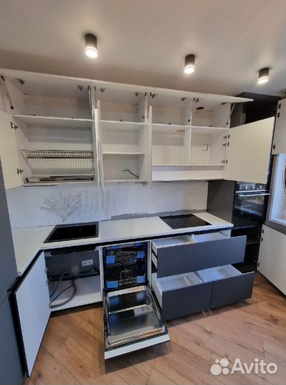 Кухня на заказ. Угловой гарнитур