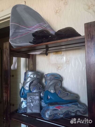 Роликовые Коньки.Перчатки,наколенники,налокотники